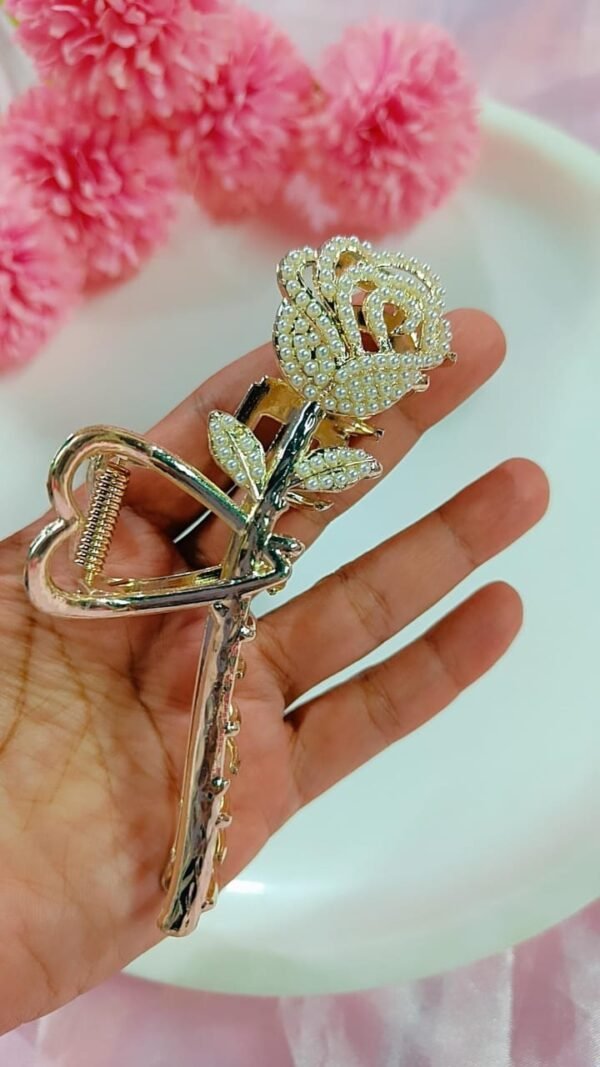 Big rose claw