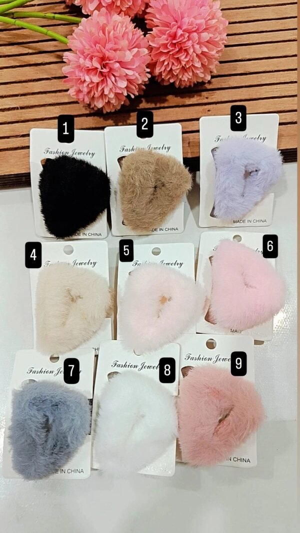 fur clutchers🌷